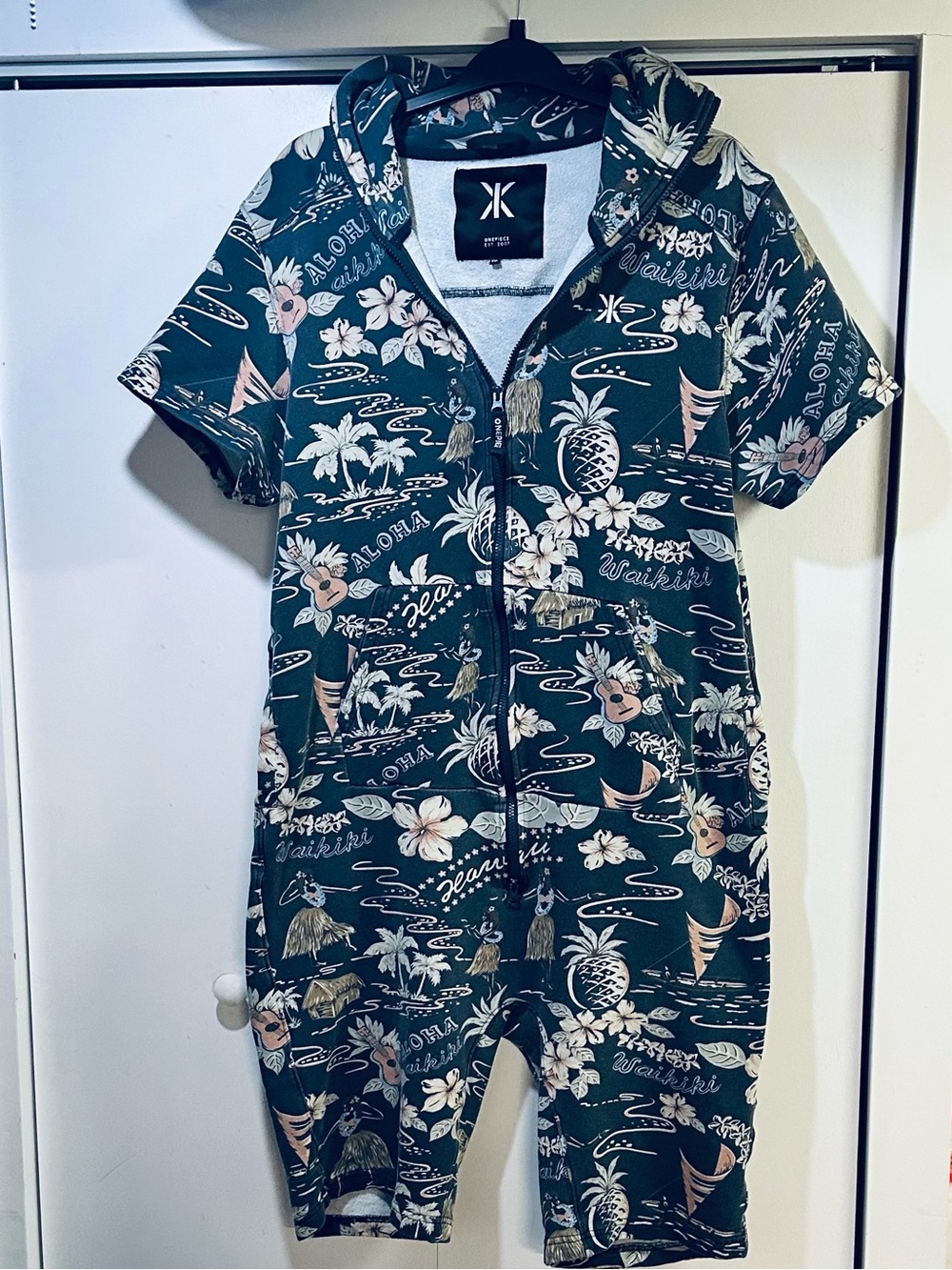 ONEPIECE Waikiki Short (Unisex) Hoodie Jumpsuit🌴